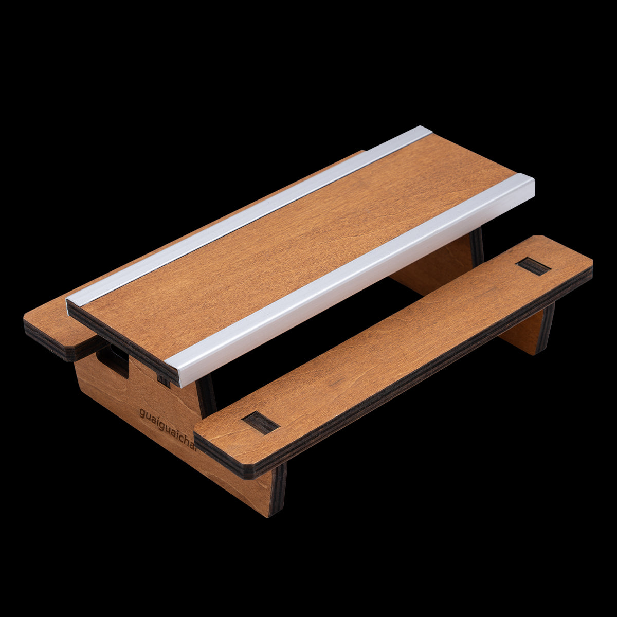 GGC Fingerboard Ramp - Picnic Table