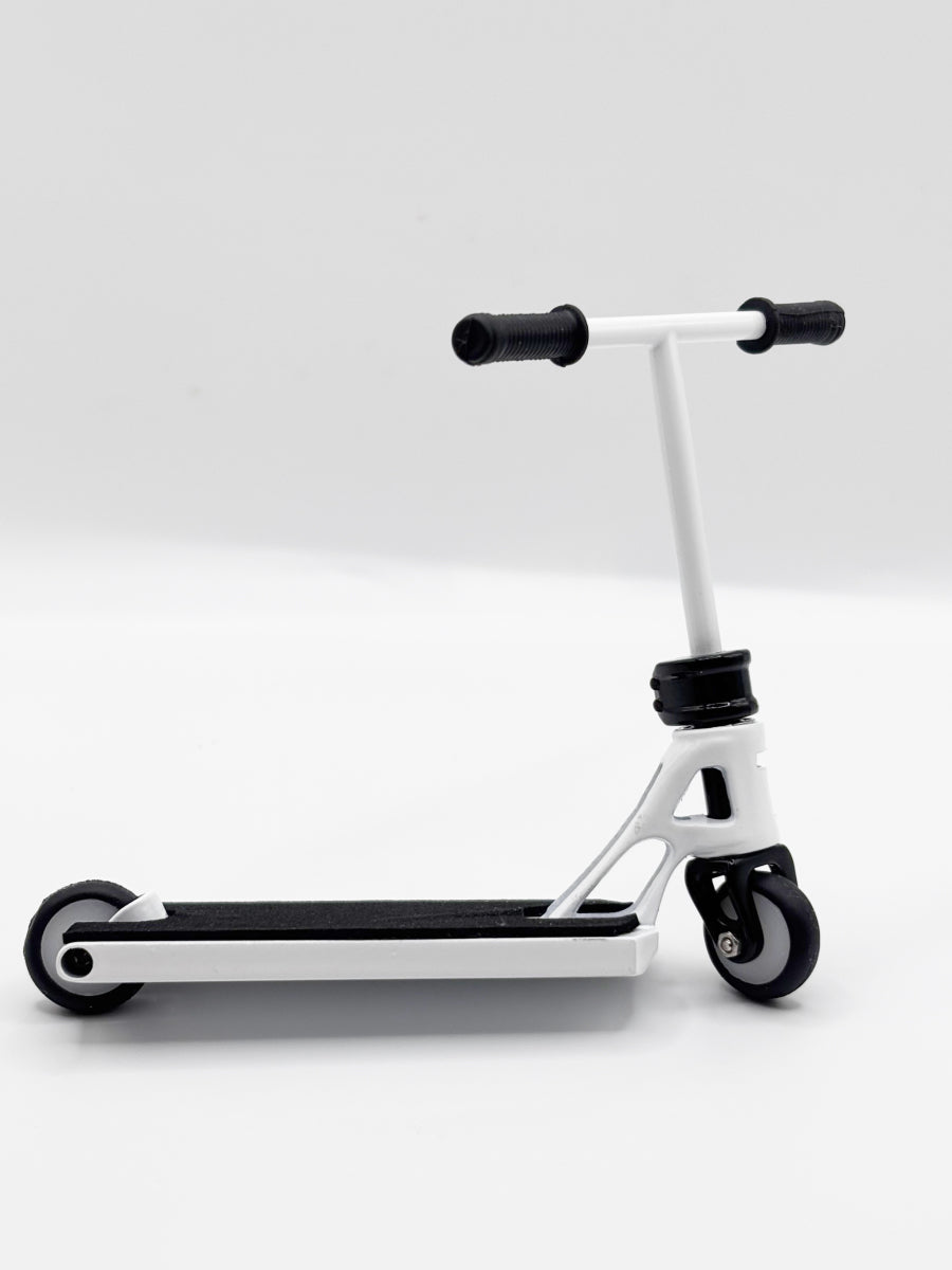 Tail Whip PRO V2 Street Finger Scooter