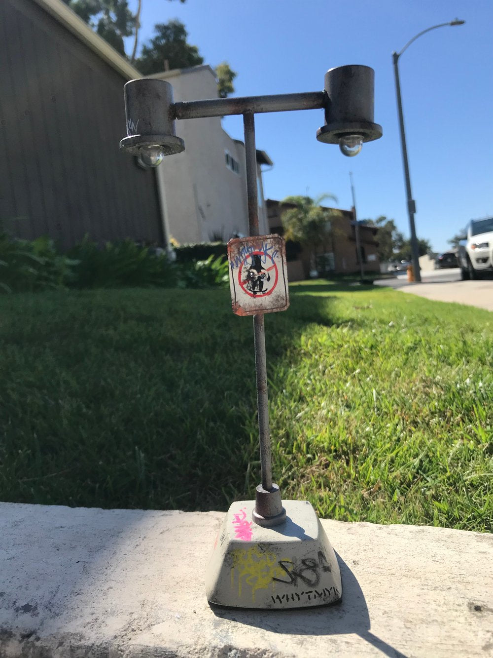 WhytMykConcrete Fingerboard Ramp - Parking Lot Lights