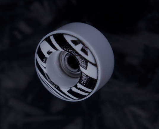 Maple Classic Fingerboard Wheels - Distorted