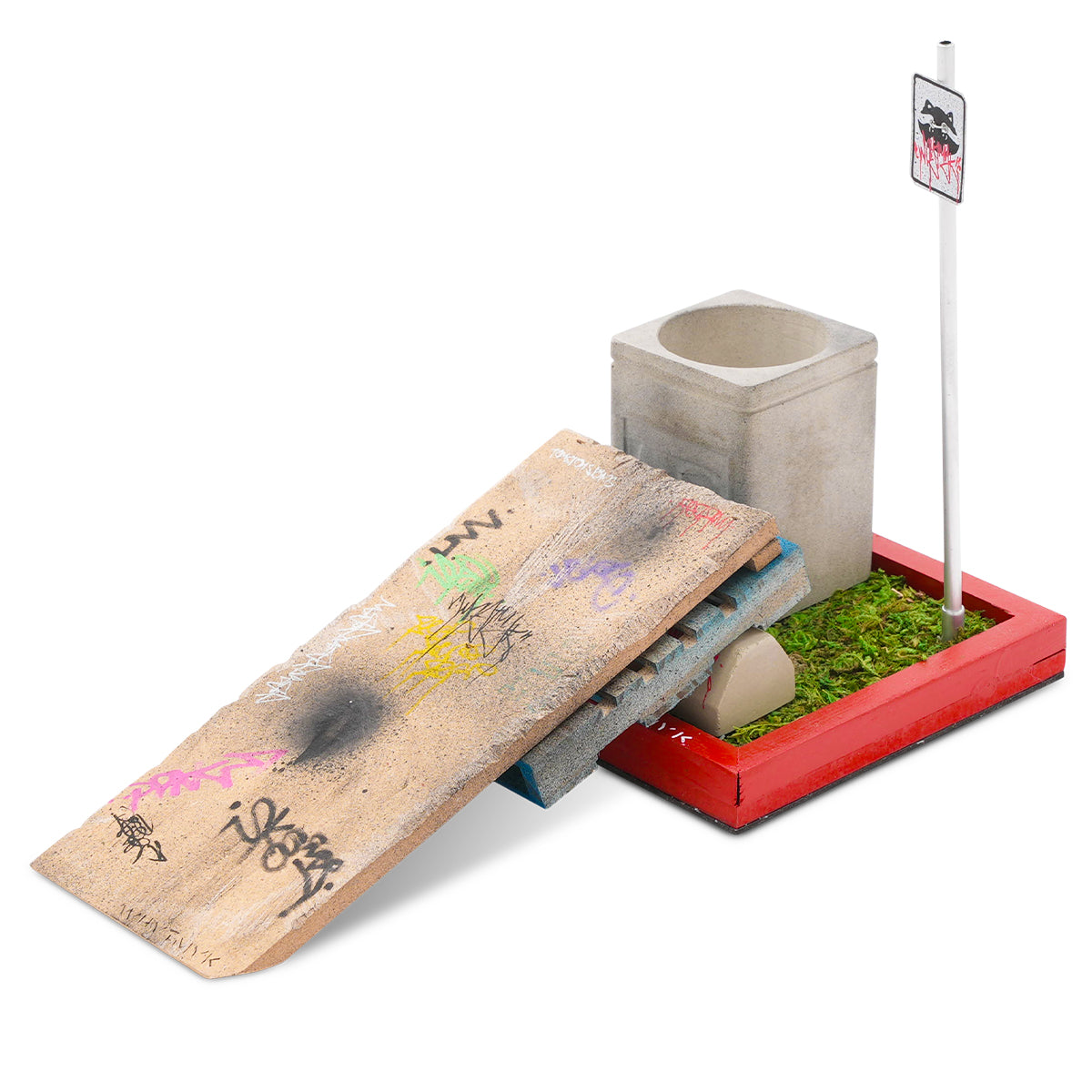 WhytMykConcrete Fingerboard Ramp - Trash Panda Corner – The Vault