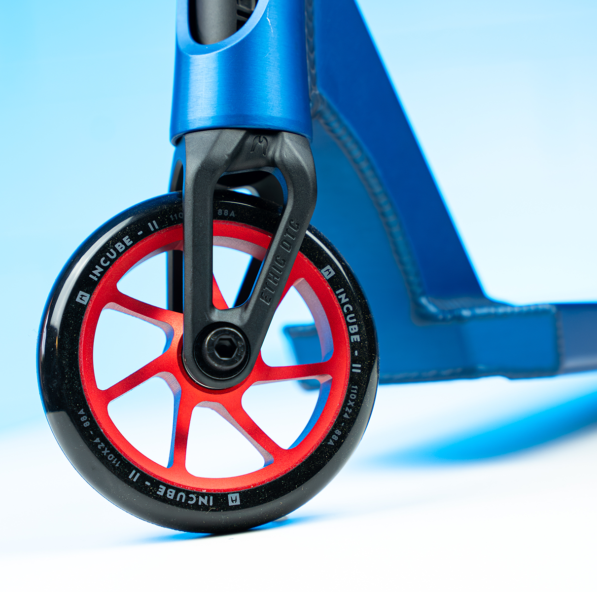 Ethic DTC Incube V2 Scooter-Räder – 100 Mm, Oil Slick (Neochrome), Für Stunt-Roller